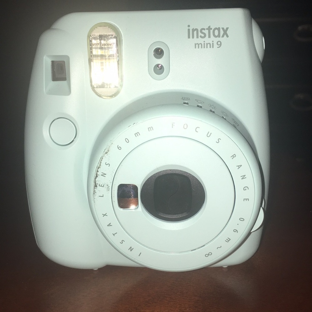 Instant camera